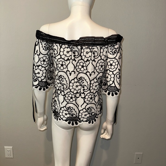ALEXIS *Imena* black white floral embroidered lace off shoulder top blouse XS - Picture 3 of 6